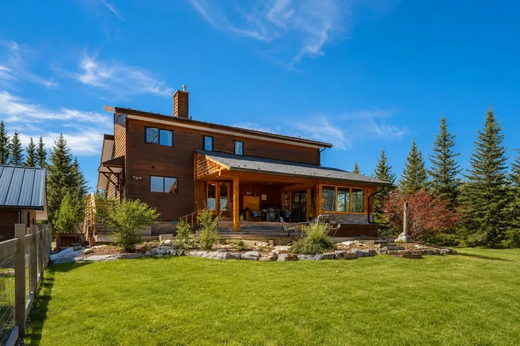 20 Mountain View Park Bragg Creek AB T0L 0K0