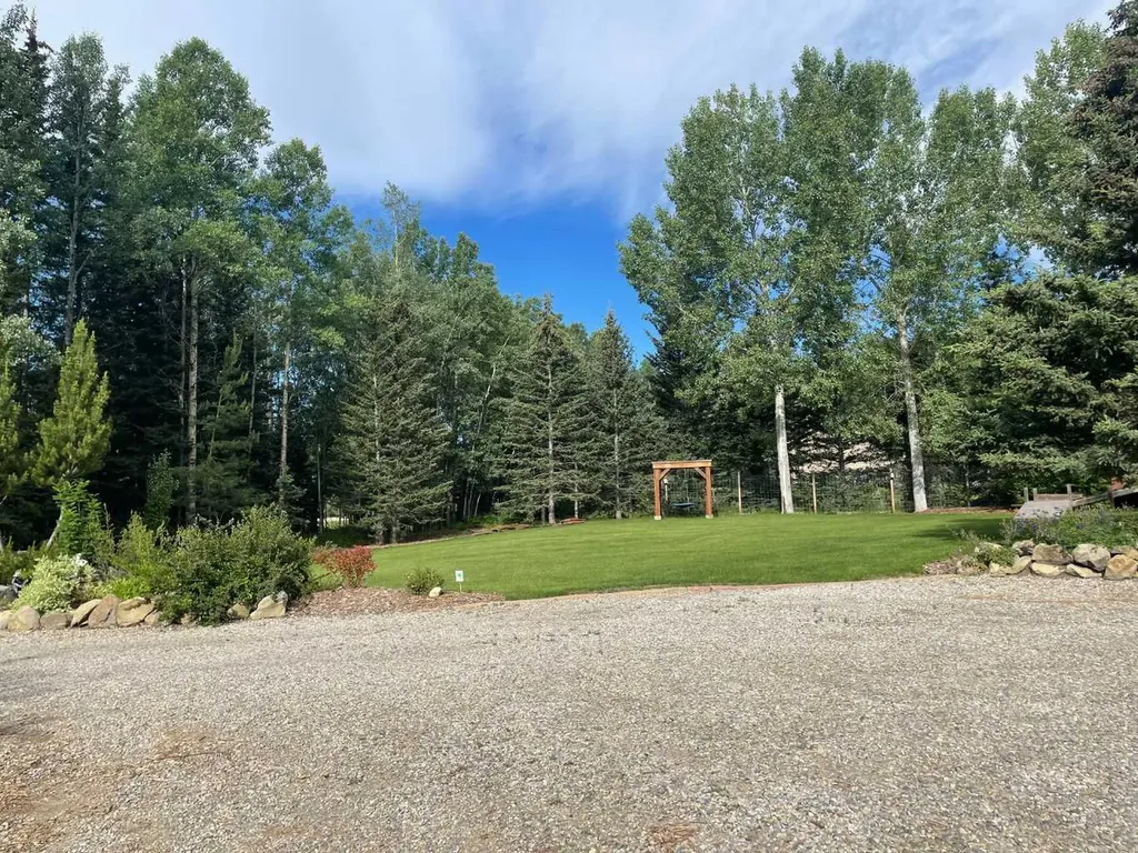 20 Mountain View Park Bragg Creek AB T0L 0K0
