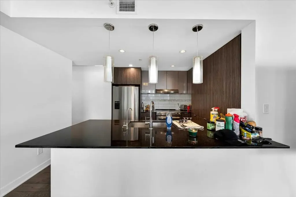 930 6 Avenue SW Calgary AB T2P 1J3