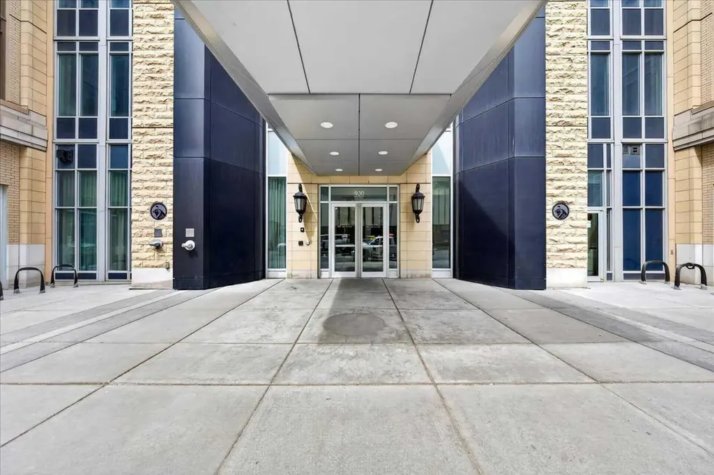 930 6 Avenue SW Calgary AB T2P 1J3