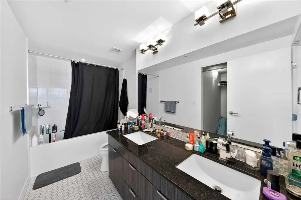 930 6 Avenue SW Calgary AB T2P 1J3