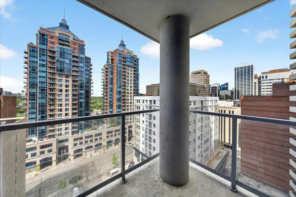 930 6 Avenue SW Calgary AB T2P 1J3