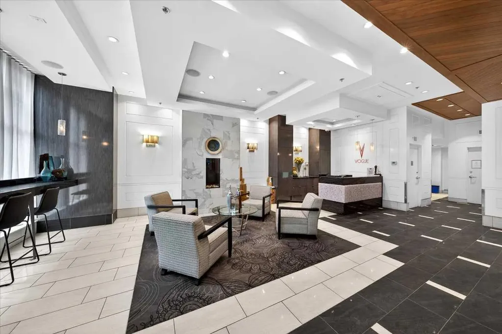 930 6 Avenue SW Calgary AB T2P 1J3