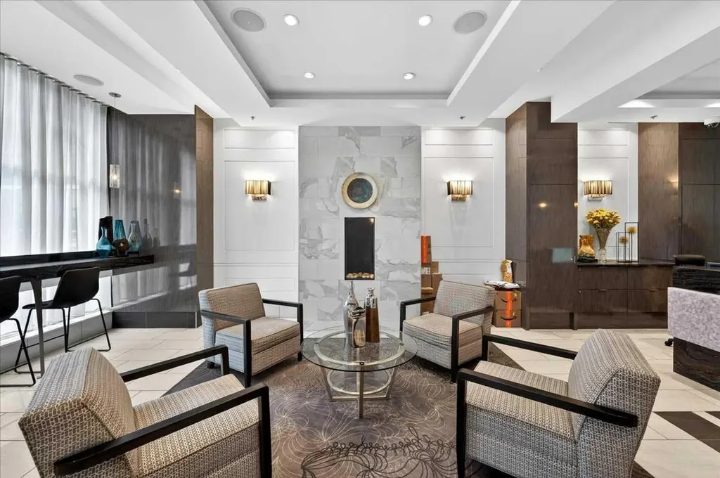 930 6 Avenue SW Calgary AB T2P 1J3