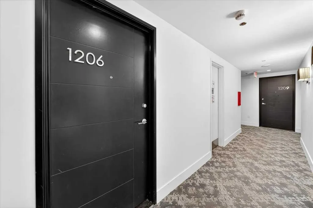 930 6 Avenue SW Calgary AB T2P 1J3