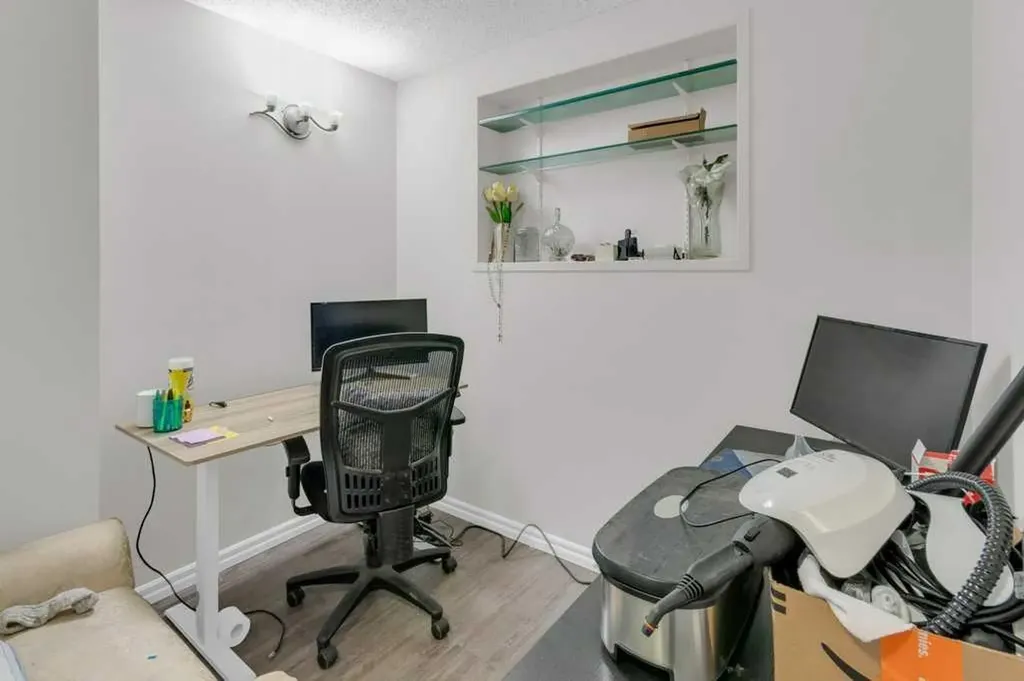 171 Erin Mount Place SE Calgary AB T2B 2T3
