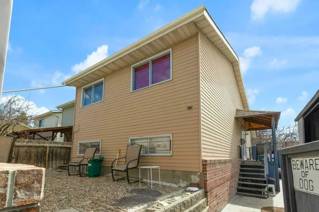 171 Erin Mount Place SE Calgary AB T2B 2T3
