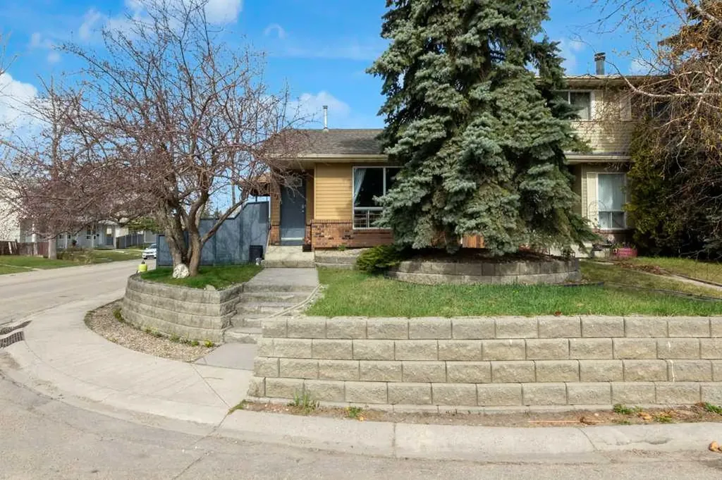 171 Erin Mount Place SE Calgary AB T2B 2T3