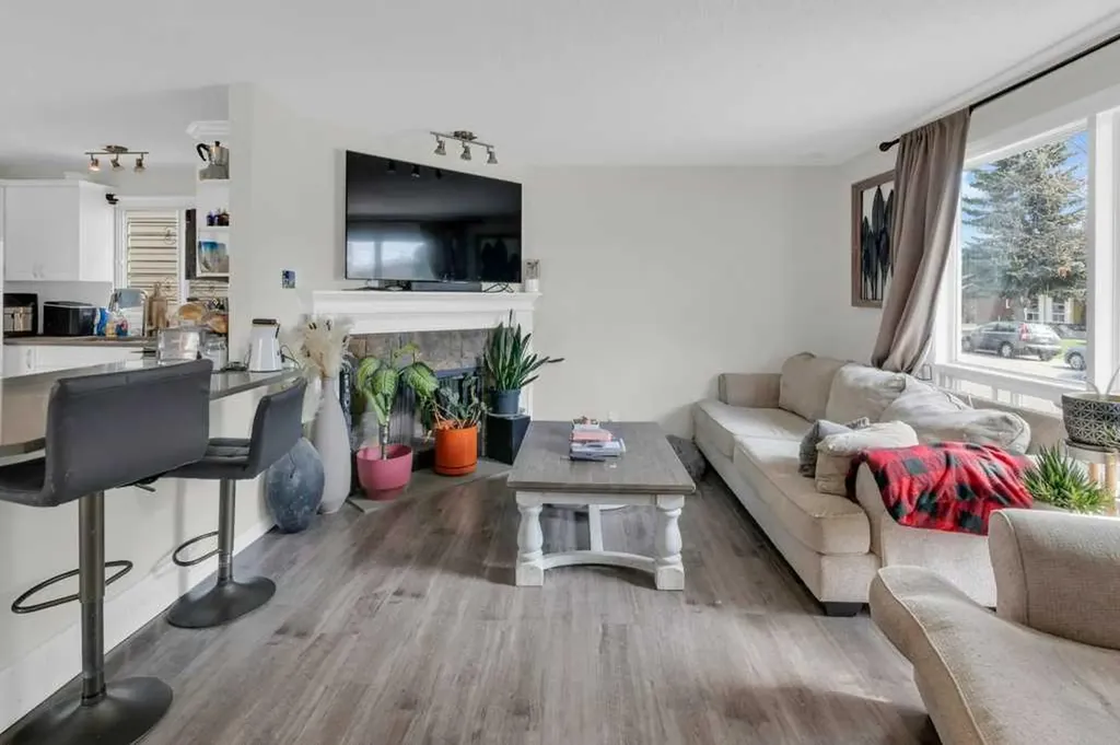 171 Erin Mount Place SE Calgary AB T2B 2T3