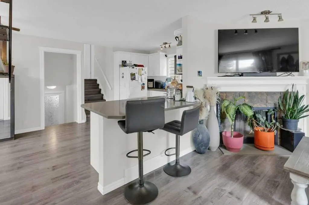 171 Erin Mount Place SE Calgary AB T2B 2T3