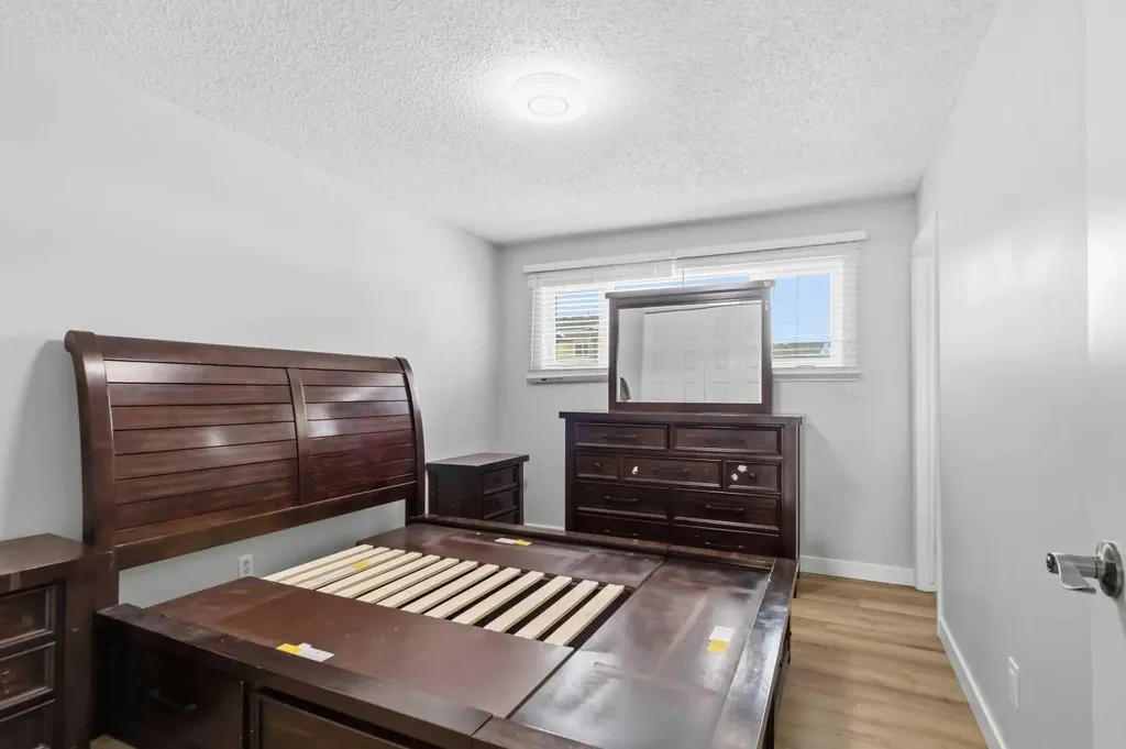13 Mcleod Street Fort Mcmurray AB T9H 1Z4