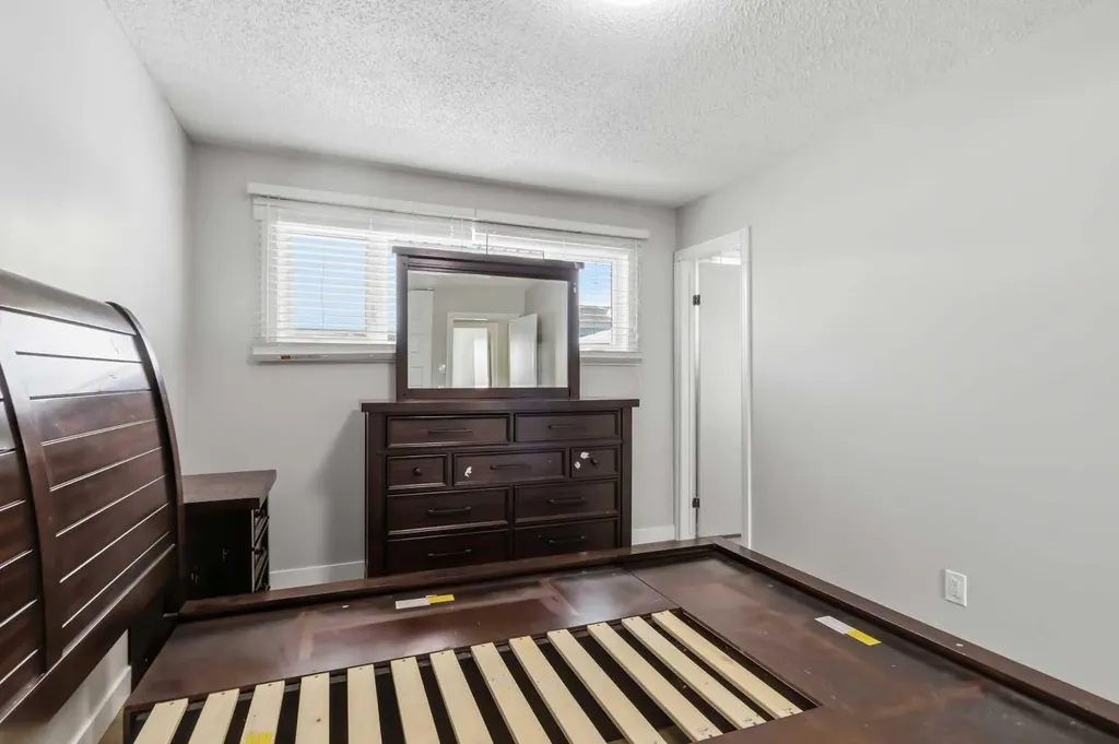 13 Mcleod Street Fort Mcmurray AB T9H 1Z4