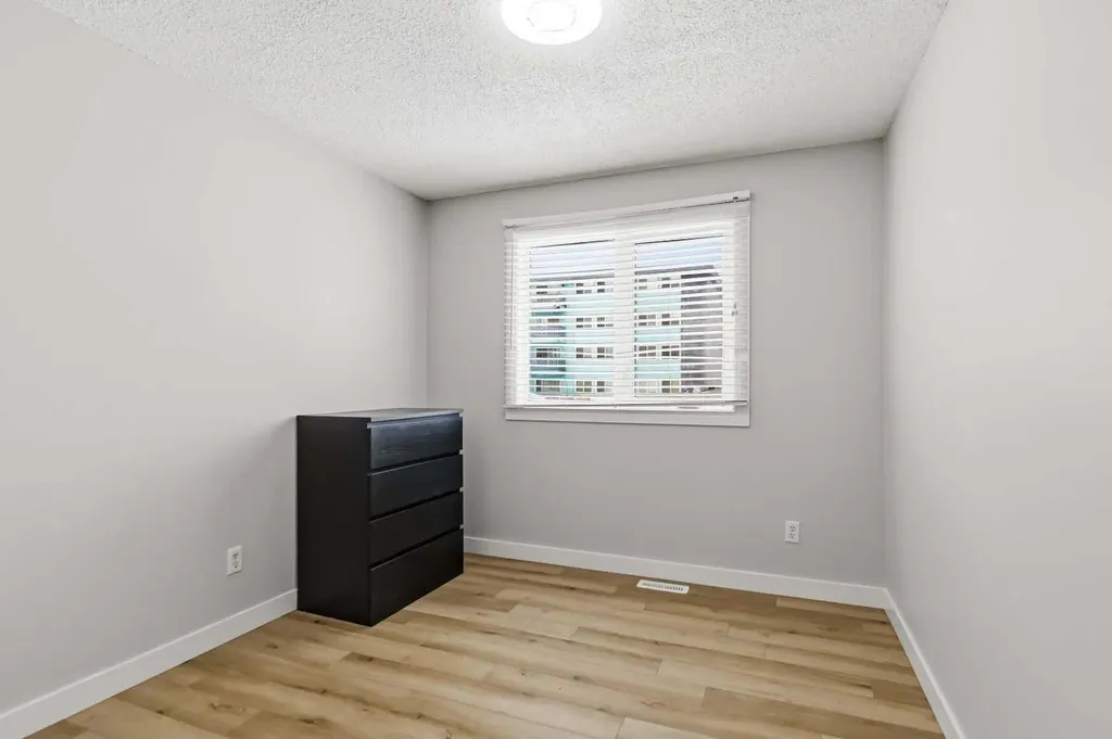 13 Mcleod Street Fort Mcmurray AB T9H 1Z4