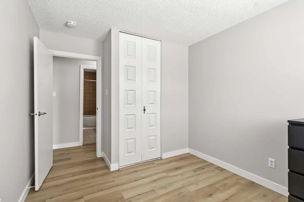 13 Mcleod Street Fort Mcmurray AB T9H 1Z4