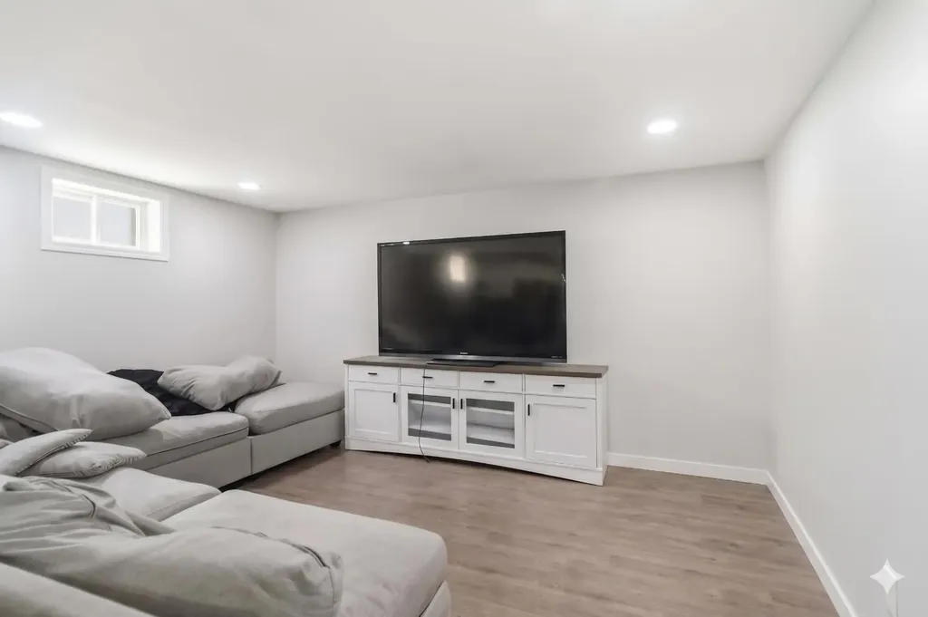 13 Mcleod Street Fort Mcmurray AB T9H 1Z4