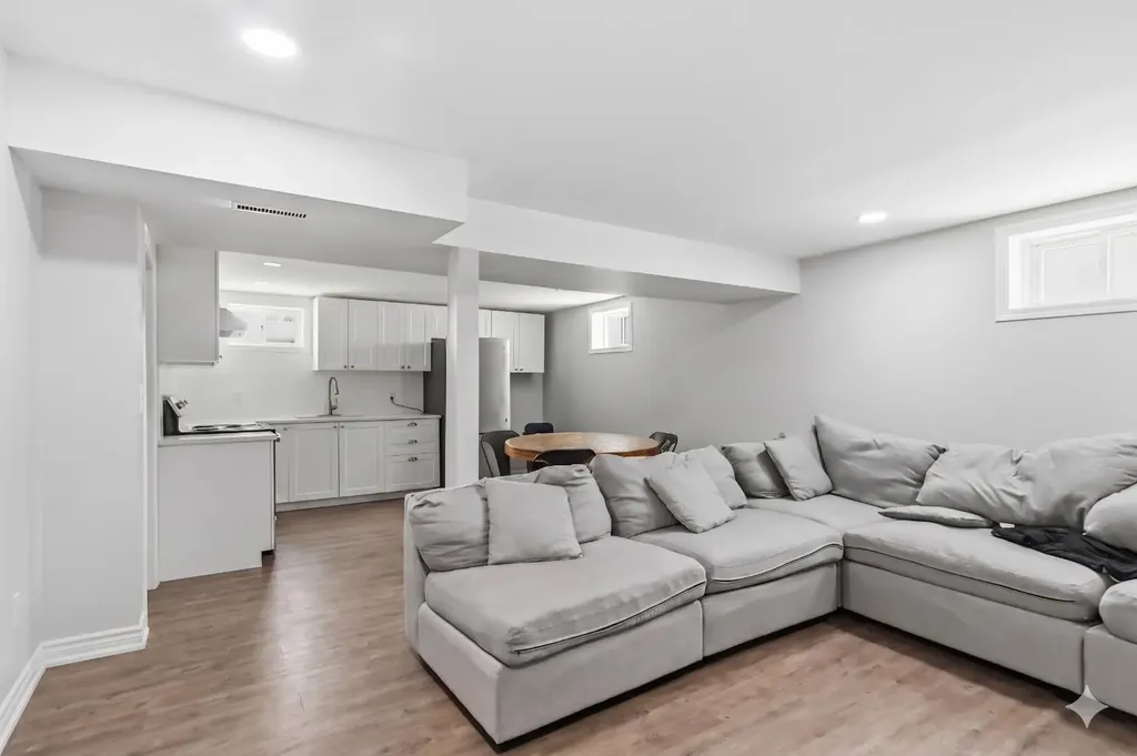 13 Mcleod Street Fort Mcmurray AB T9H 1Z4