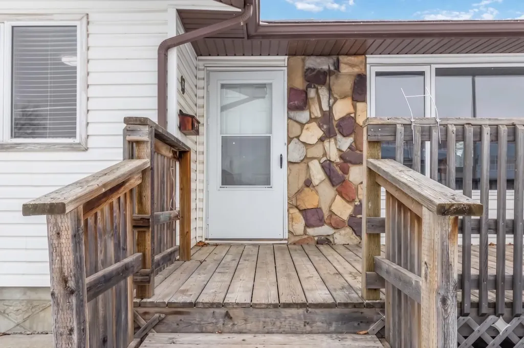 13 Mcleod Street Fort Mcmurray AB T9H 1Z4