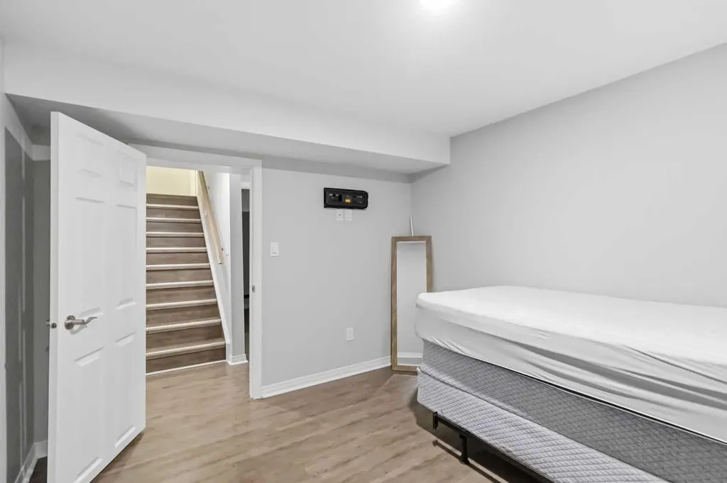 13 Mcleod Street Fort Mcmurray AB T9H 1Z4