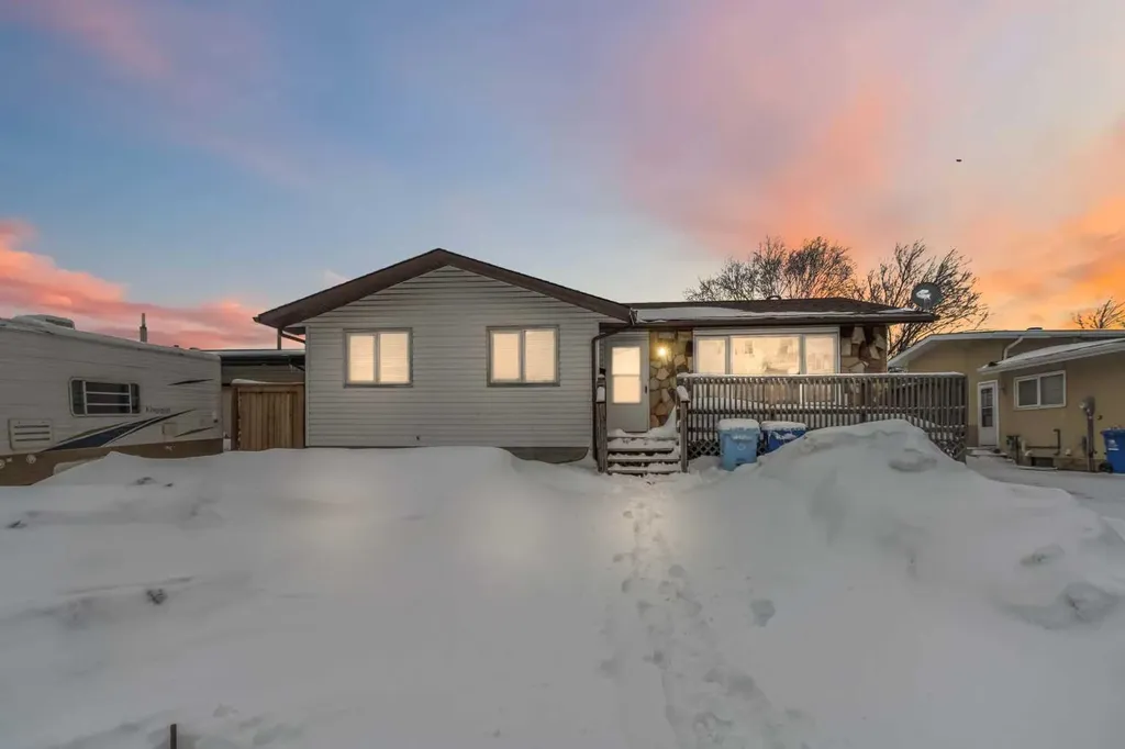 13 Mcleod Street Fort Mcmurray AB T9H 1Z4