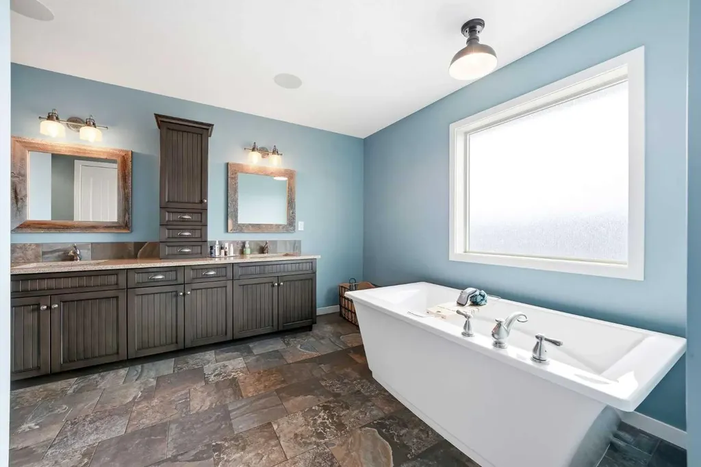 6 Ranchers Manor Okotoks AB T1S 0G5