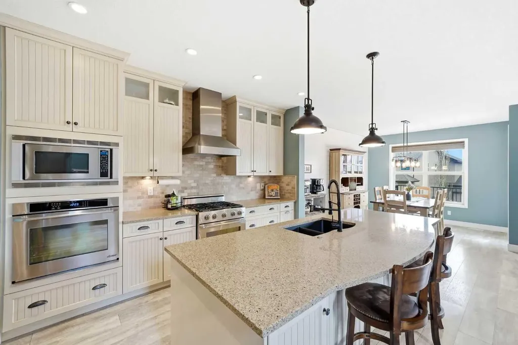 6 Ranchers Manor Okotoks AB T1S 0G5
