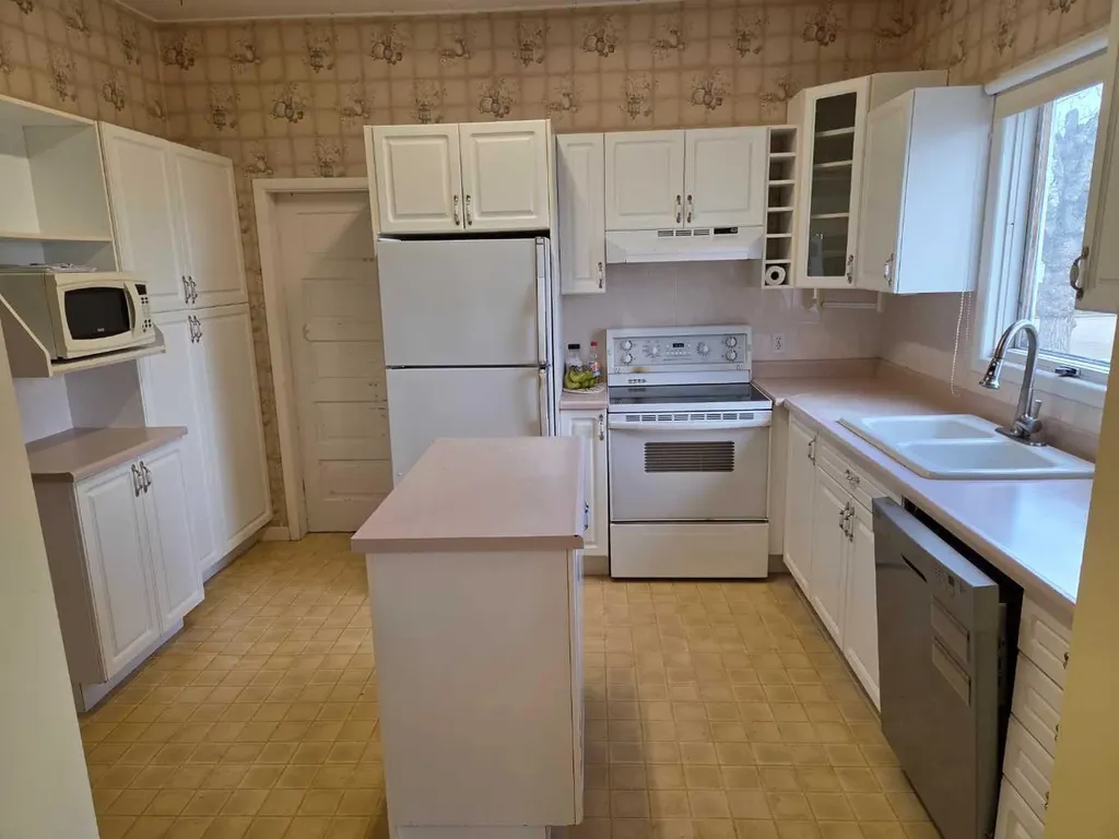 5221 49 Street Castor AB T0C 0X0