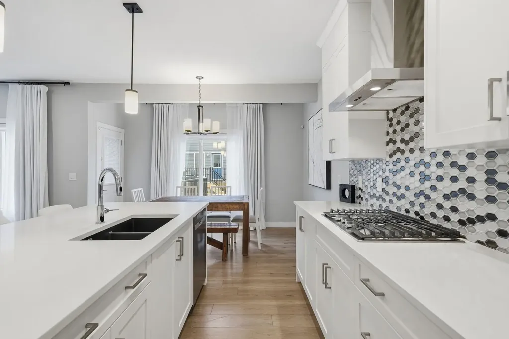 902 Bluerock Way SW Calgary AB T2Y 0S5