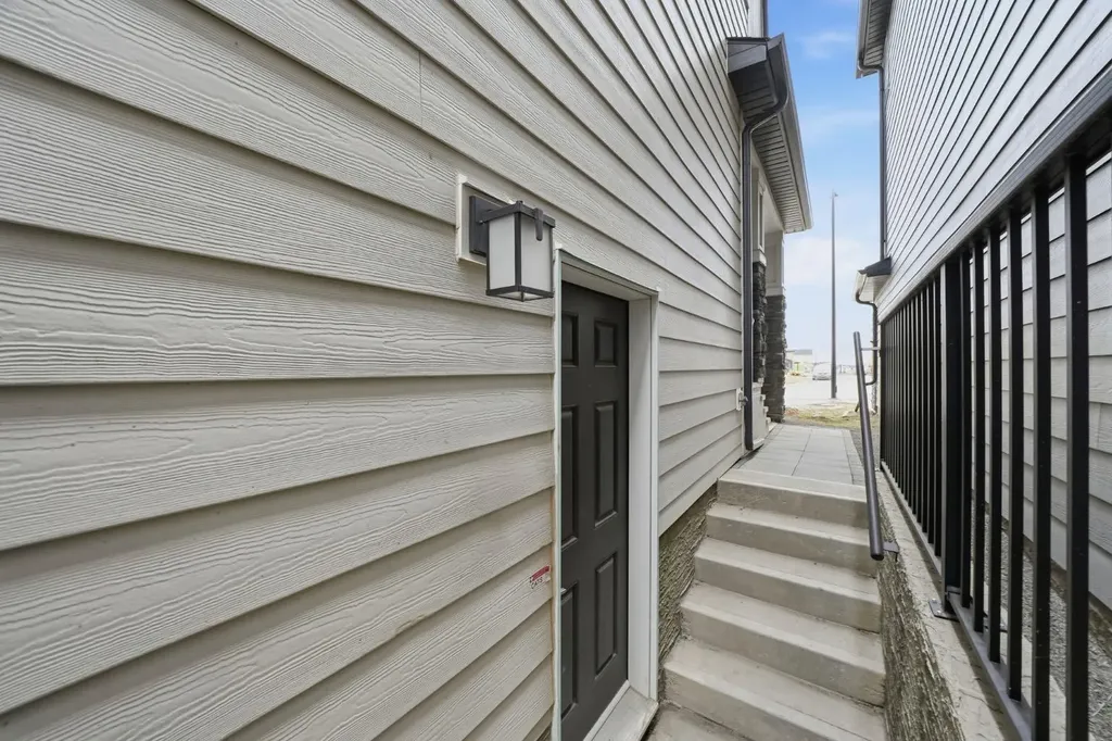 902 Bluerock Way SW Calgary AB T2Y 0S5