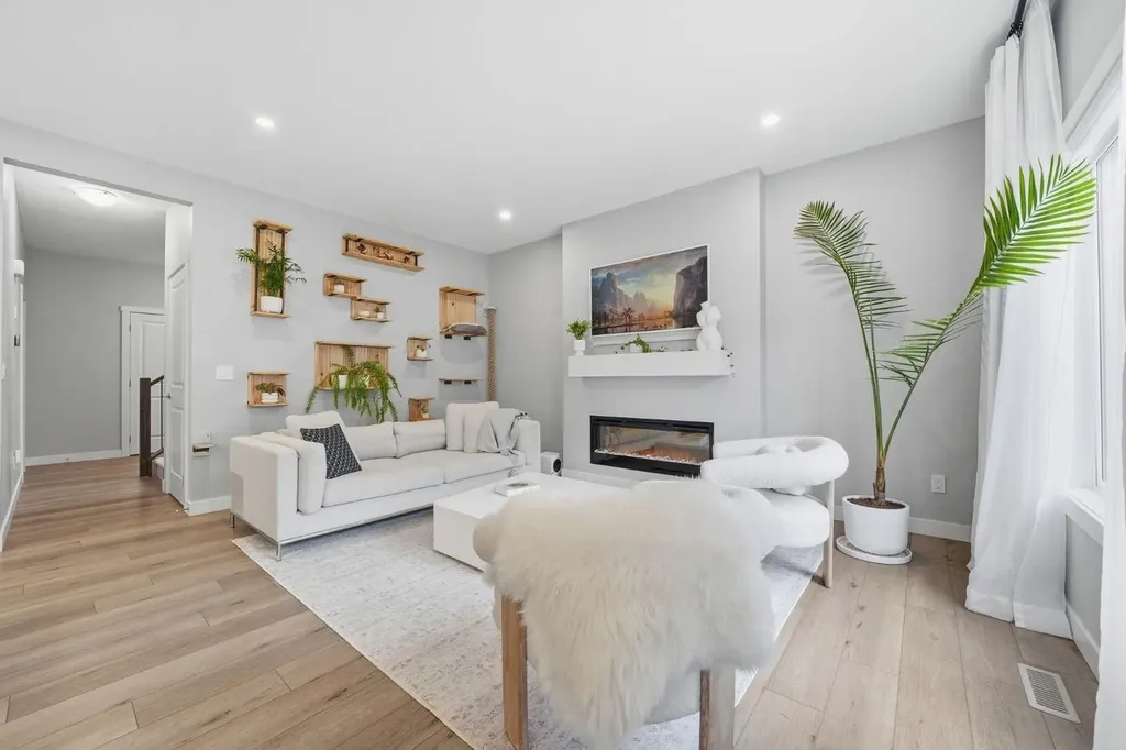 902 Bluerock Way SW Calgary AB T2Y 0S5