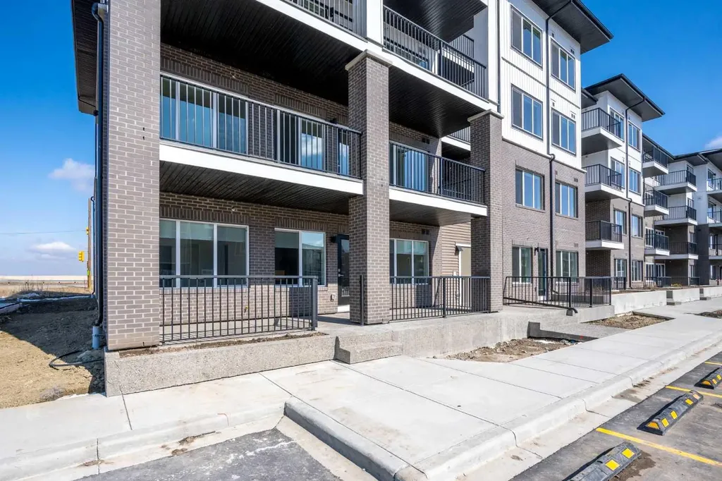 6 Merganser Drive W Chestermere AB T1X 2Y2