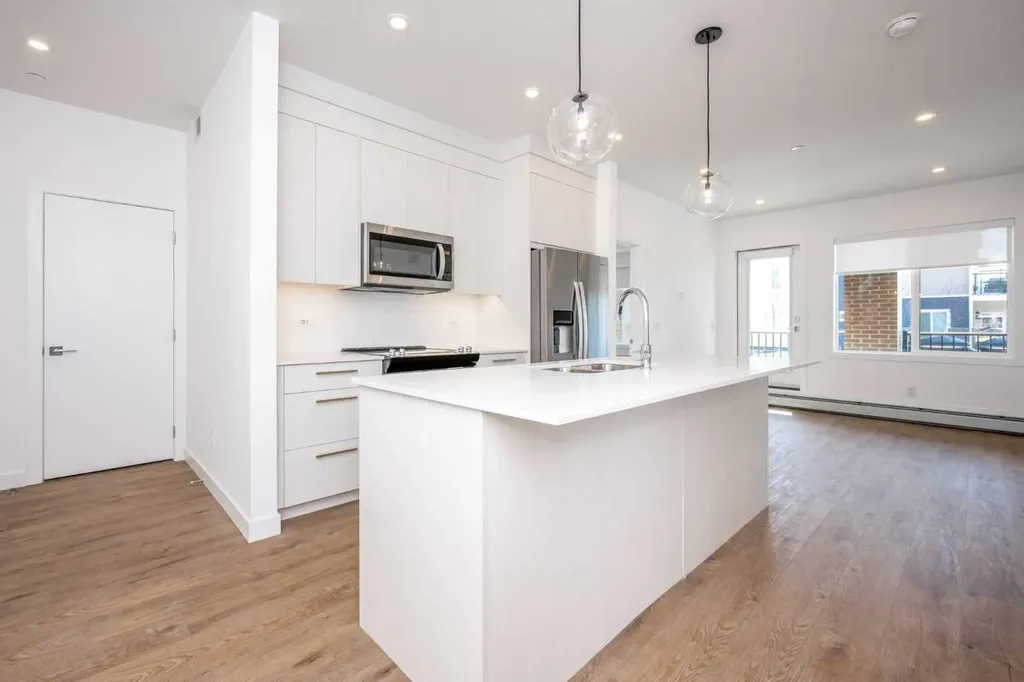 6 Merganser Drive W Chestermere AB T1X 2Y2