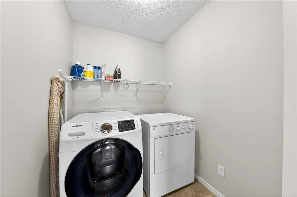 244 Silverado Range View SW Calgary AB T2X 0C8