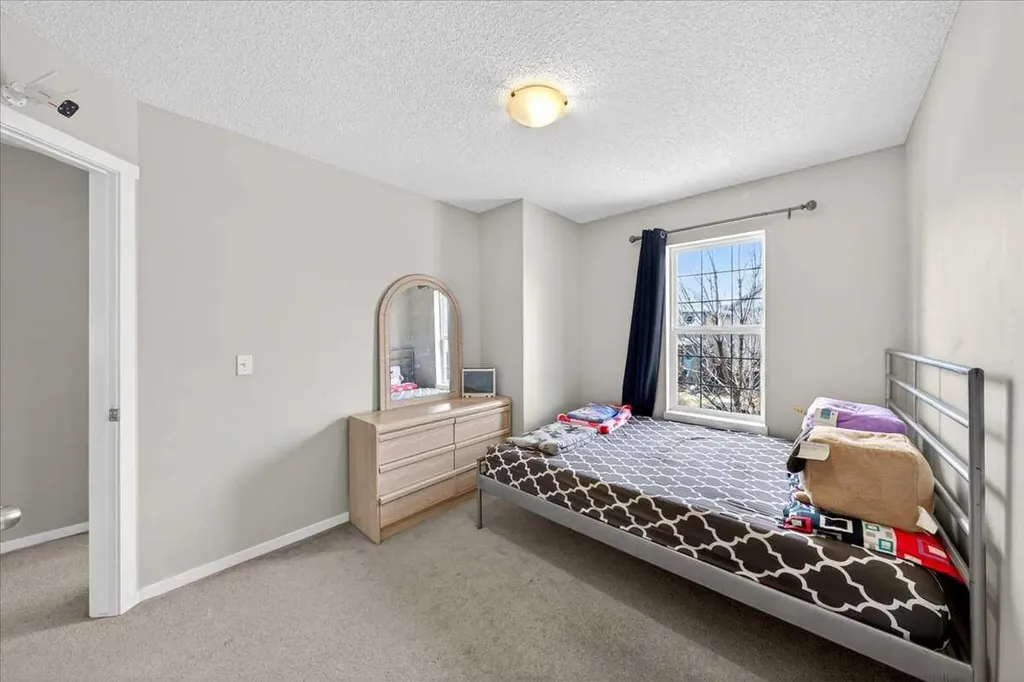 244 Silverado Range View SW Calgary AB T2X 0C8