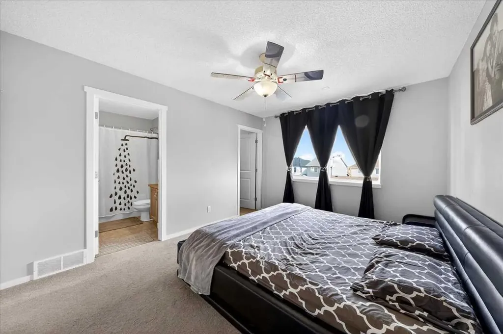 244 Silverado Range View SW Calgary AB T2X 0C8