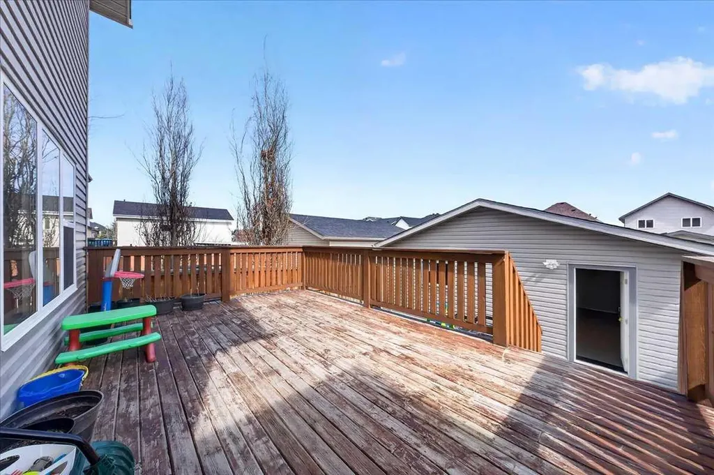 244 Silverado Range View SW Calgary AB T2X 0C8