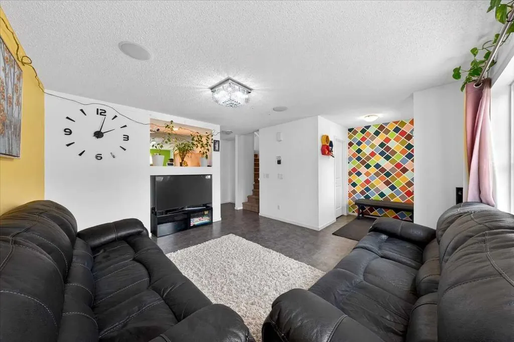 244 Silverado Range View SW Calgary AB T2X 0C8