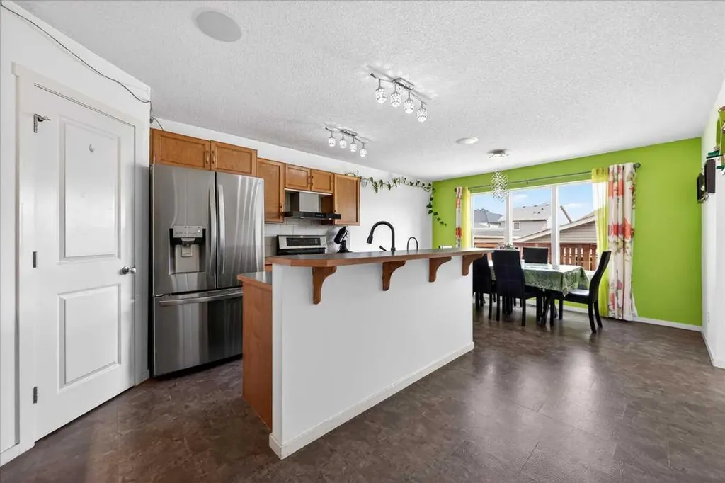 244 Silverado Range View SW Calgary AB T2X 0C8
