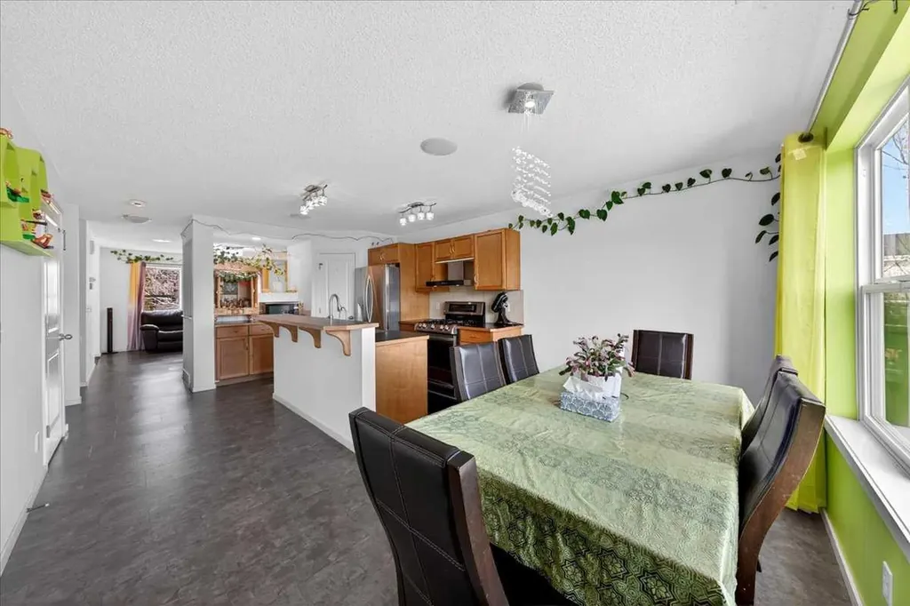 244 Silverado Range View SW Calgary AB T2X 0C8