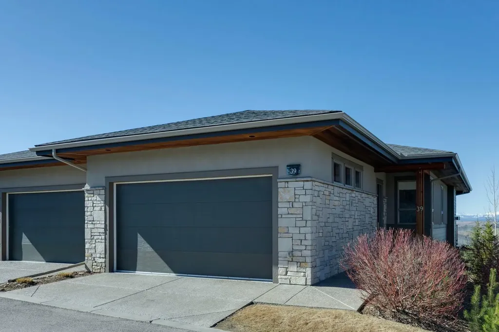 39 Watermark Villas Rural Rocky View County AB T3L 0E2