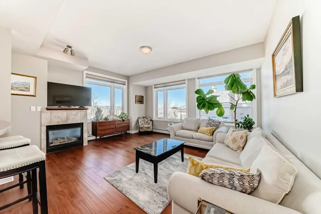 24 Hemlock Crescent SW Calgary AB T3C 2Z1