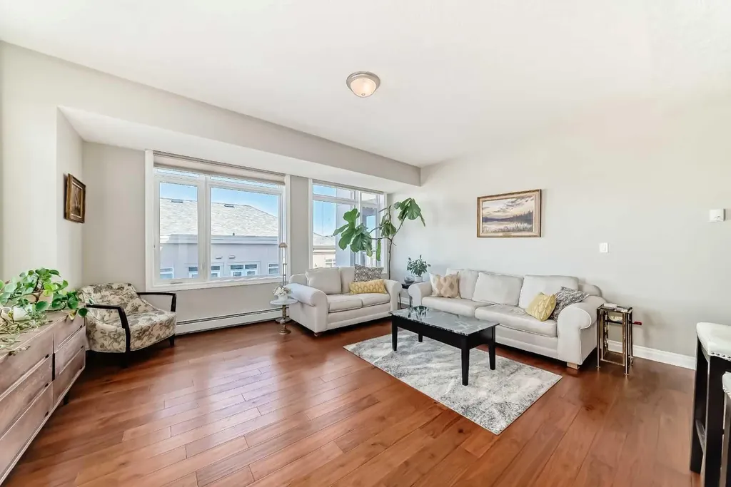24 Hemlock Crescent SW Calgary AB T3C 2Z1
