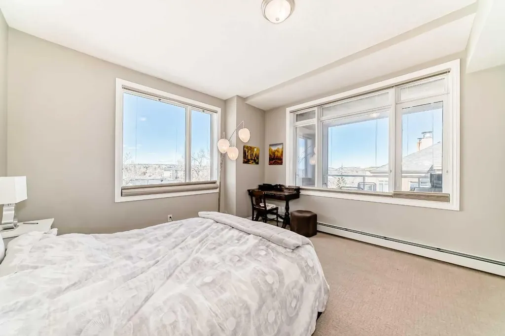 24 Hemlock Crescent SW Calgary AB T3C 2Z1