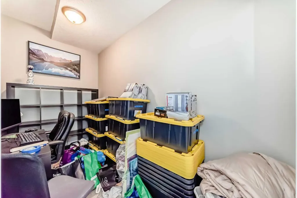 24 Hemlock Crescent SW Calgary AB T3C 2Z1