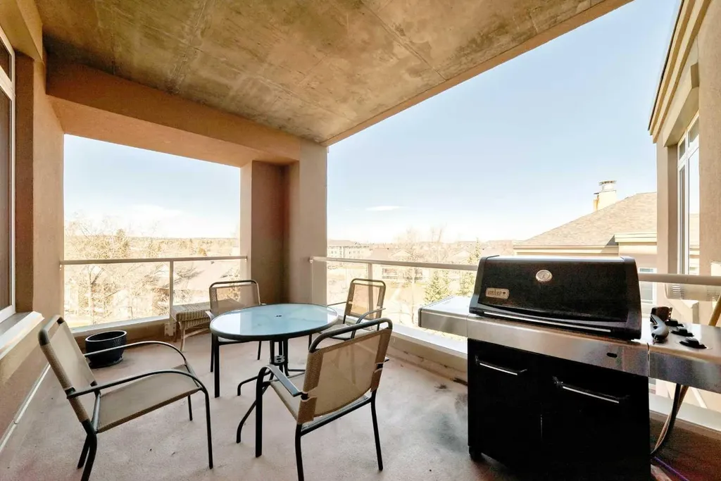 24 Hemlock Crescent SW Calgary AB T3C 2Z1