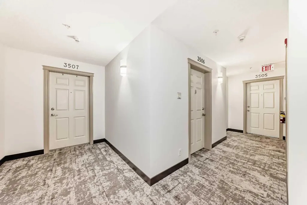 24 Hemlock Crescent SW Calgary AB T3C 2Z1