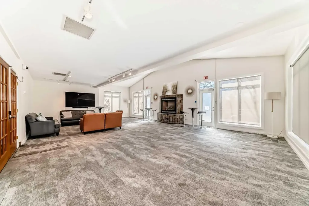 24 Hemlock Crescent SW Calgary AB T3C 2Z1