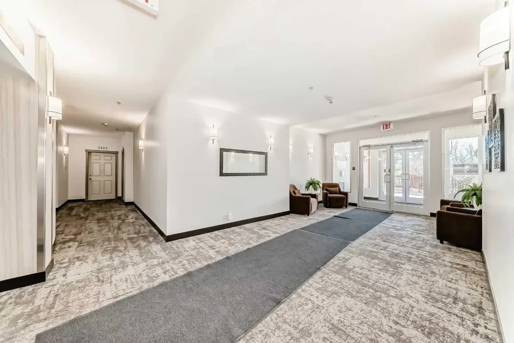 24 Hemlock Crescent SW Calgary AB T3C 2Z1