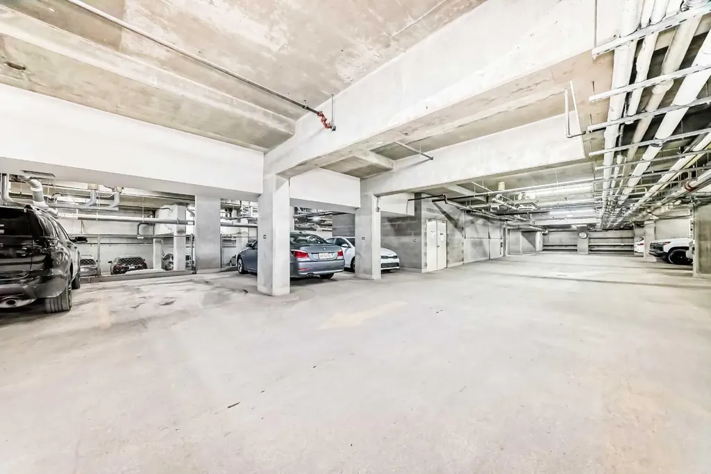 24 Hemlock Crescent SW Calgary AB T3C 2Z1