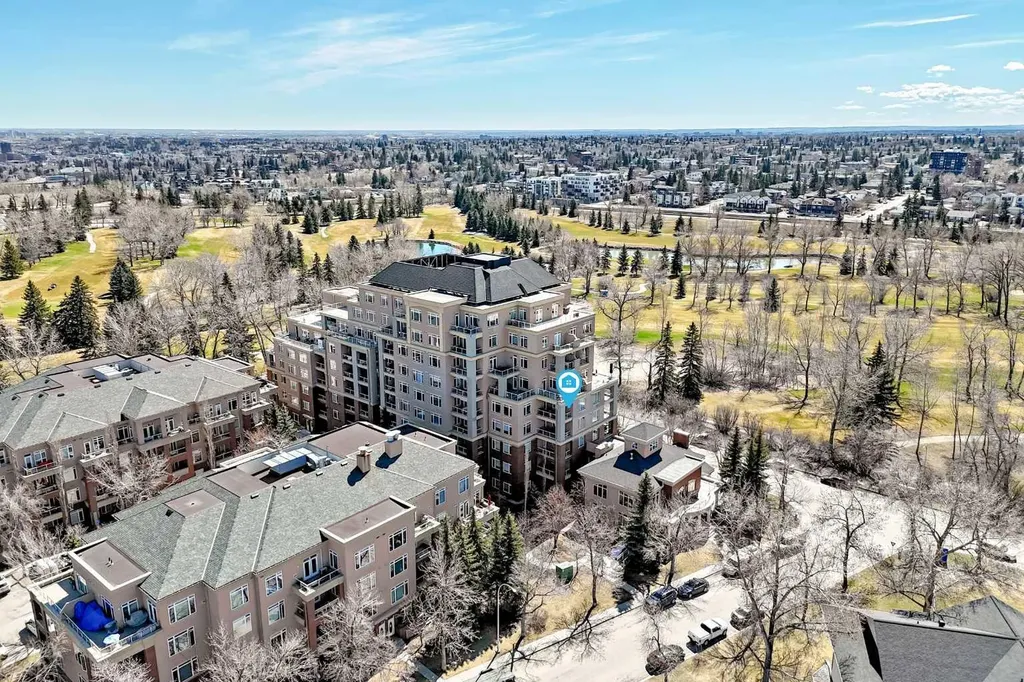 24 Hemlock Crescent SW Calgary AB T3C 2Z1