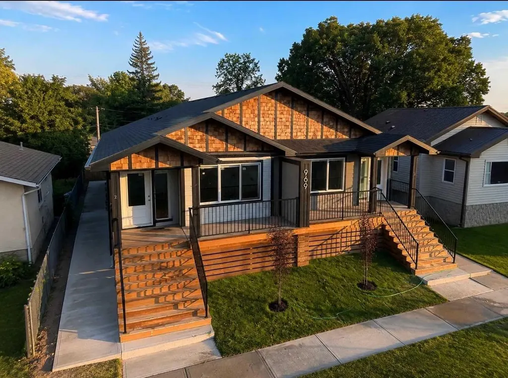 969 2 Street SE Medicine Hat AB T1A5K6